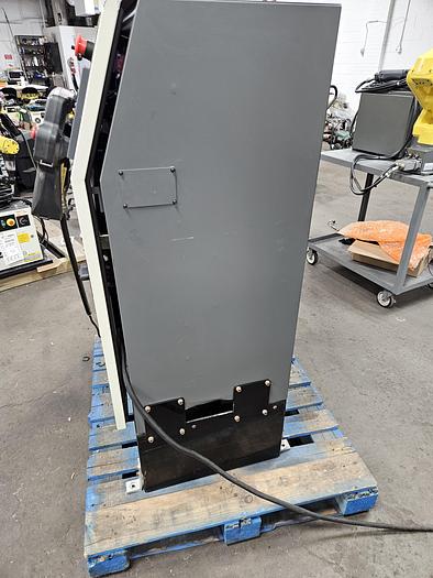 Used Fanuc M-20ia/10L Industrial Robot with R-30ia Controller