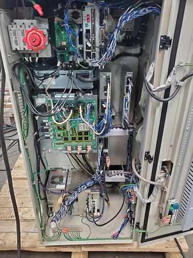 Used Yaskawa Motoman MA1900 With DX100 Controller and Motoweld RL350