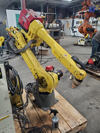 Used Fanuc Arcmate 120ic/10L and 100ic Dual Arm Industrial Robot With Tilt Rotate Positioner
