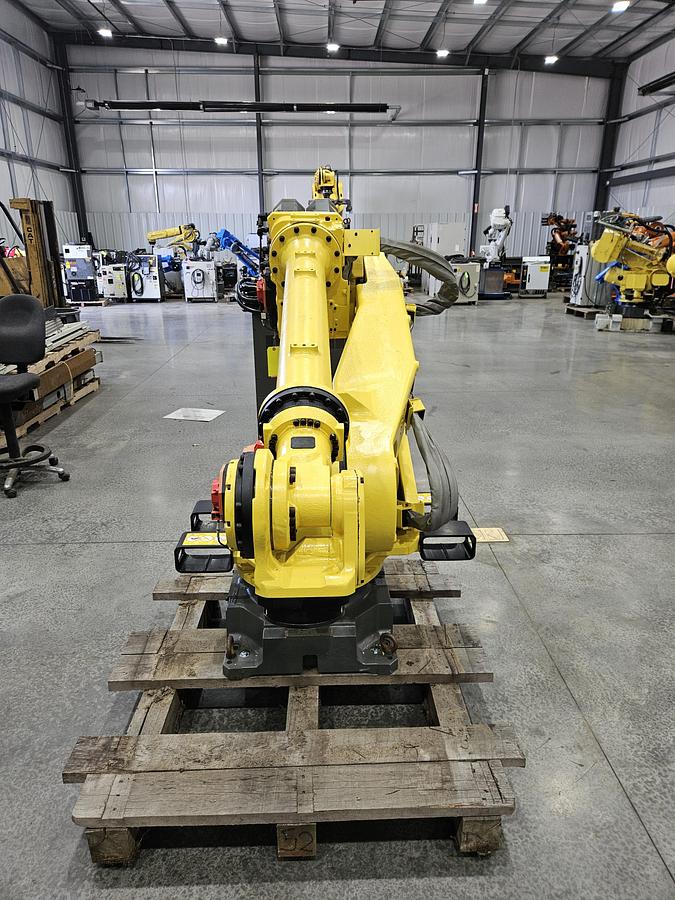 Used Fanuc R-2000ib/125L Industrial Robot With R-30ia Controller