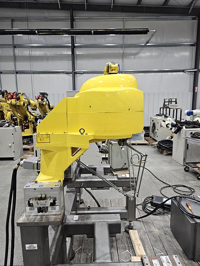 Used Fanuc M-1iA/1HL Industrial Spider Robot With R-30ib Controller