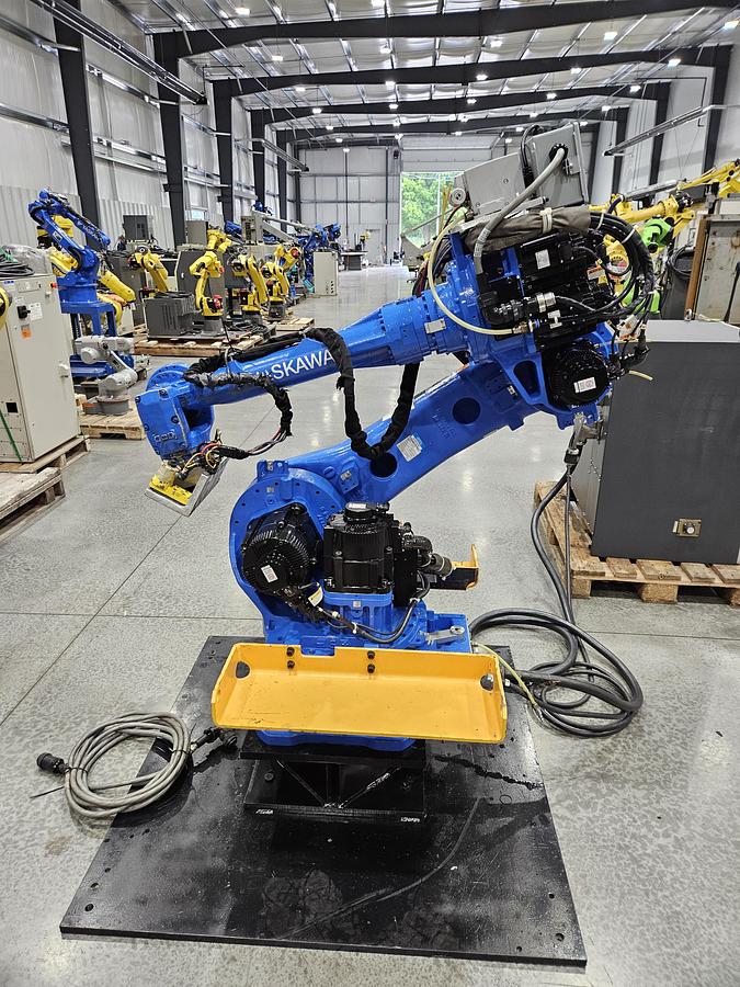 Used Yaskawa Motoman MH50 Industrial Robot With DX100 Controller