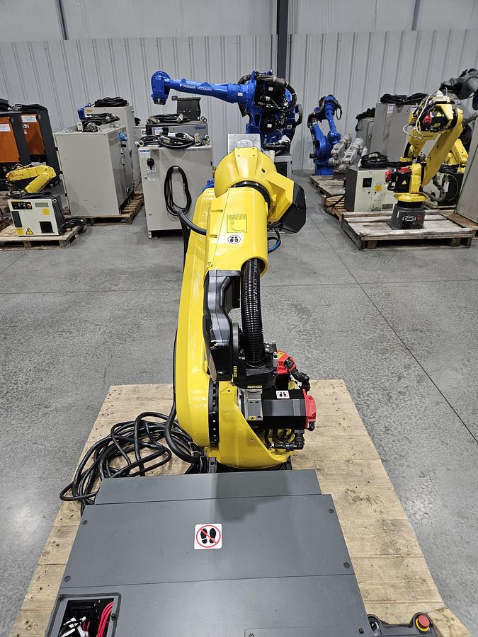Refurbished Fanuc M-20id/25 (Arcmate 120id) Industrial Robot With R-30ib Plus Controller