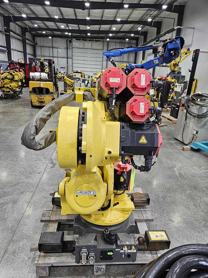 Used Fanuc R-2000ib/125L Industrial Robot With R-30ia Controller