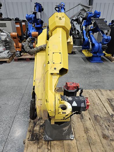 Used FANUC Arcmate 120ic Industrial Robot With R-30ia Controller