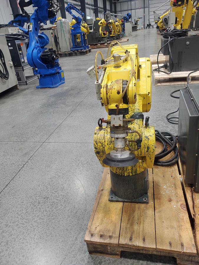 Used Fanuc LR Mate 200iC/5L Industrial Robot With R-30ia Controller