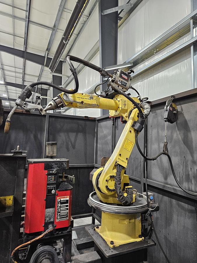 Used Complete Lincoln System 50 Robotic Welding Cell W/ FANUC 100ibe/R-30ia Dual HS and Safety