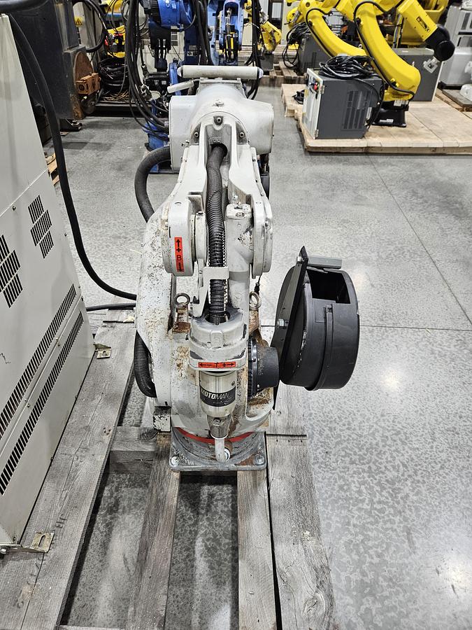 Used Yaskawa Motoman EA1400 Industrial Robot With XRC 2001 Controller