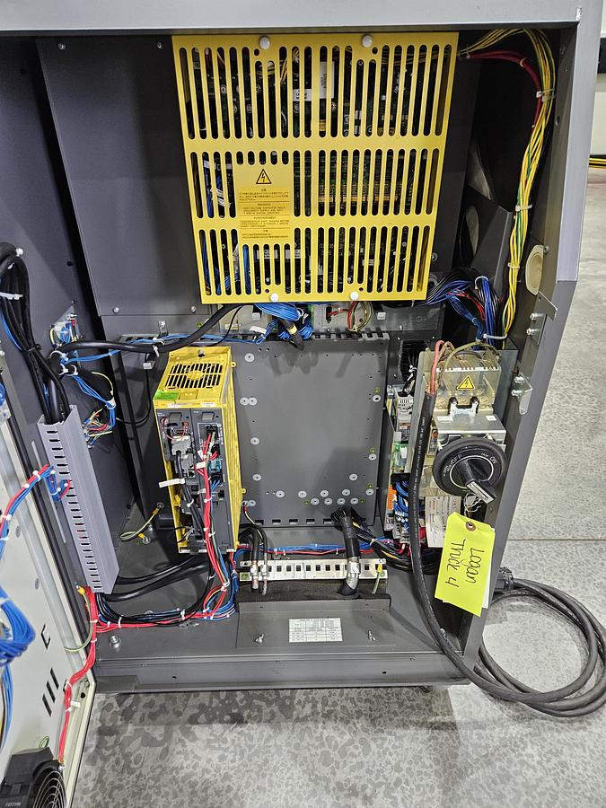 Used Fanuc R-2000ib/125L Industrial Robot With R-30ia Controller