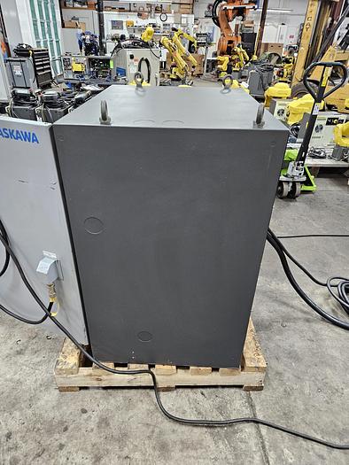 Used Yaskawa Motoman MH80 With DX100 Controller