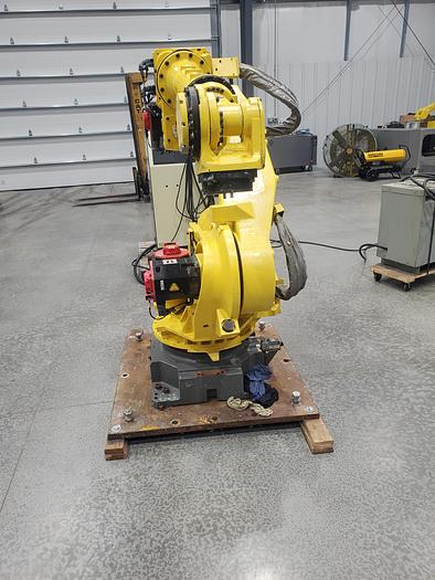 Used Fanuc R-2000ib/165F Industrial Robot With R-30ia Controller