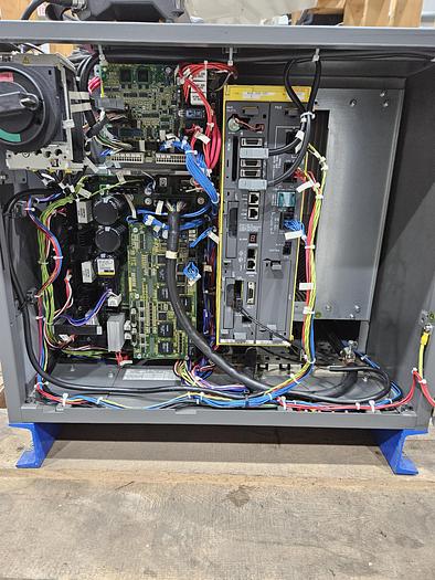 Used Fanuc M-2ia/3S Industrial Delta Robot With R-30ib Controller