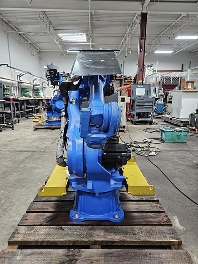 Used Yaskawa Motoman MH80 With DX100 Controller