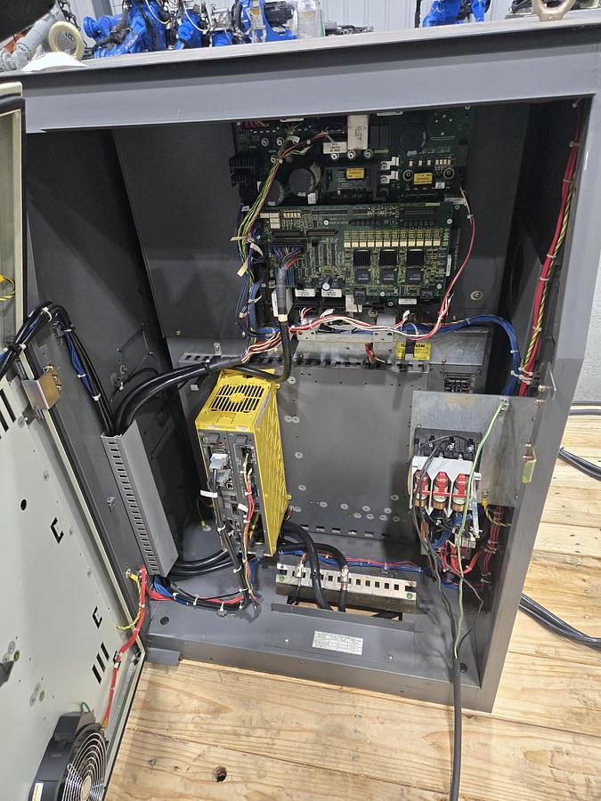 Used FANUC Arcmate 120ic Industrial Robot With R-30ia Controller