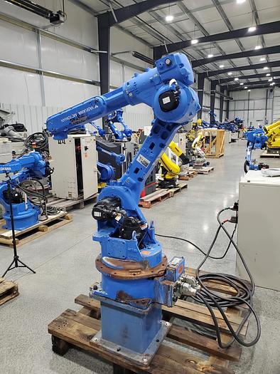 Used Yaskawa HP20D Industrial Handling Robot With DX100 Controller