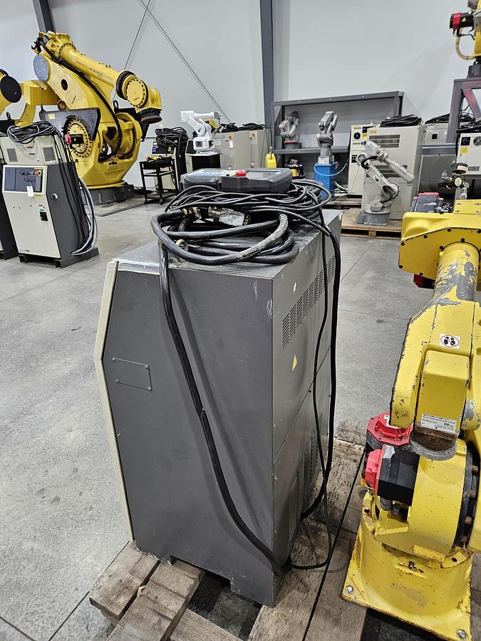 Used Fanuc M-16ib/20 Industrial Robot With R-J3ib Controller