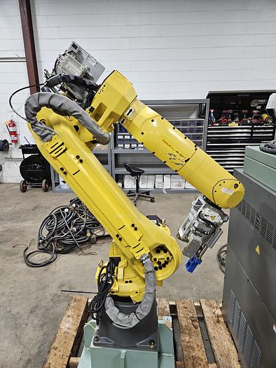 Used Fanuc M-20ia Industrial Robot with R-30ia Controller 