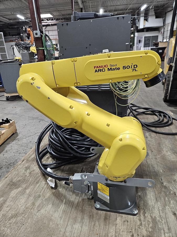 Used Fanuc LR Mate 200iD/7L Industrial Robot With R-30ib Controller