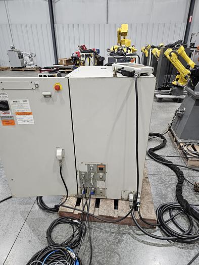 Used Yaskawa Motoman EA1900N Industrial Welding Robot With Miller Welder and Dual Headstock