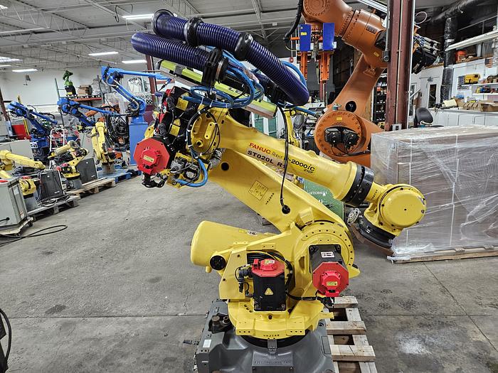 Used 2015 Fanuc R-2000ic/210F