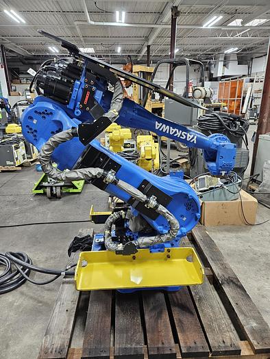 Used Yaskawa Motoman MH80 With DX100 Controller