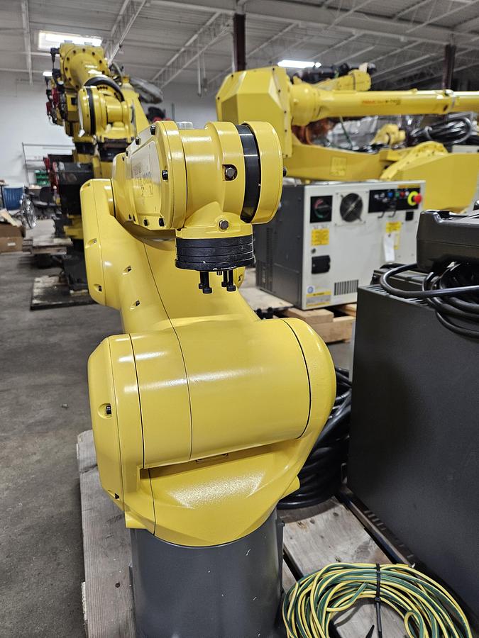 Used Fanuc LR Mate 200iD/7WP Industrial Robot With R-30ib Controller