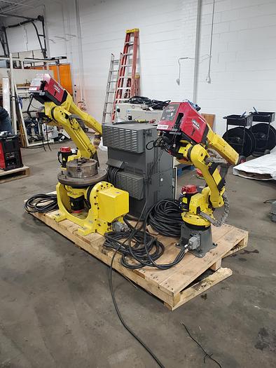 Used Fanuc Arcmate 120ic/10L and 100ic Dual Arm Industrial Robot With Tilt Rotate Positioner