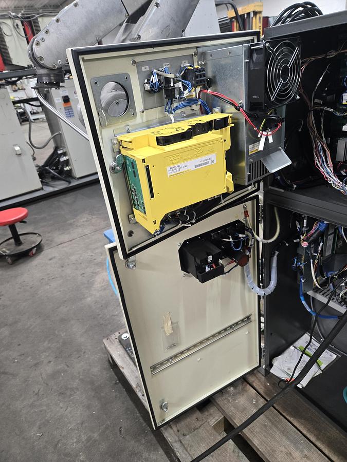 Used Fanuc Paint Mate 200ia/5L industrial Paint Robot With R-30ib Controller