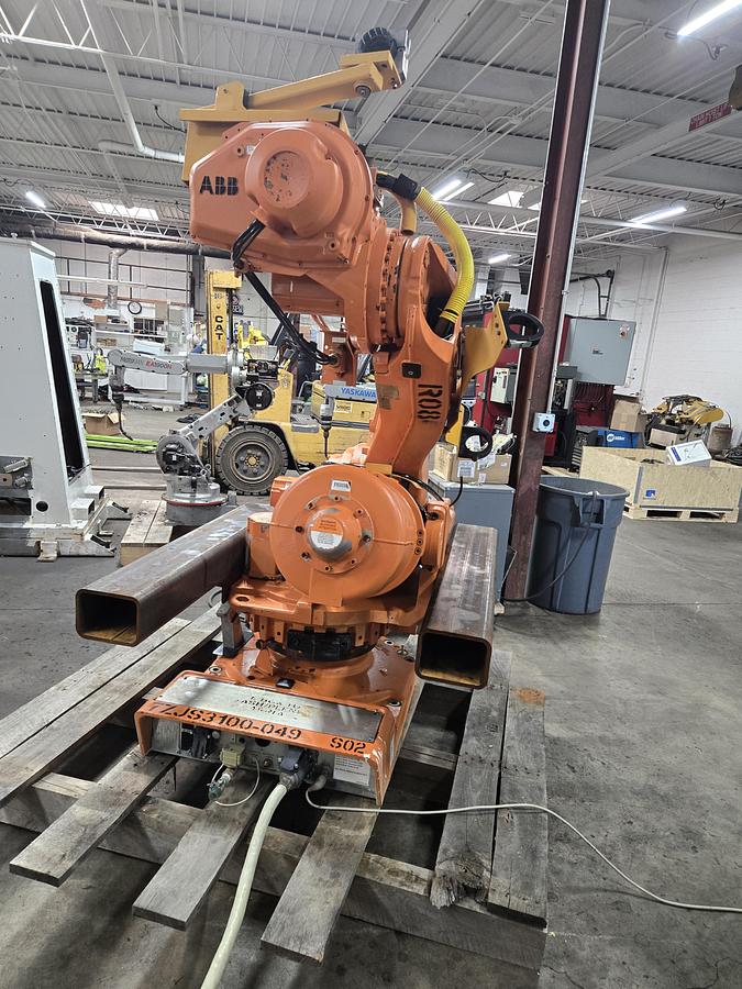 Used ABB IRB 6650S-200/3.0 Industrial Robot With S4C Plus Controller