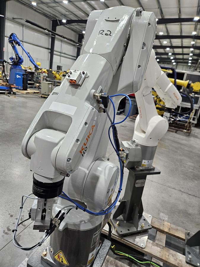 Used KUKA KR10 R1100-2HO Food Grade Industrial Robot With KRC5 Micro Controller
