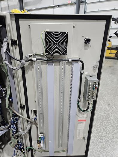 Used Yaskawa MA1400 Industrial Welding Robot with DX100 Controller and Motoweld RL350