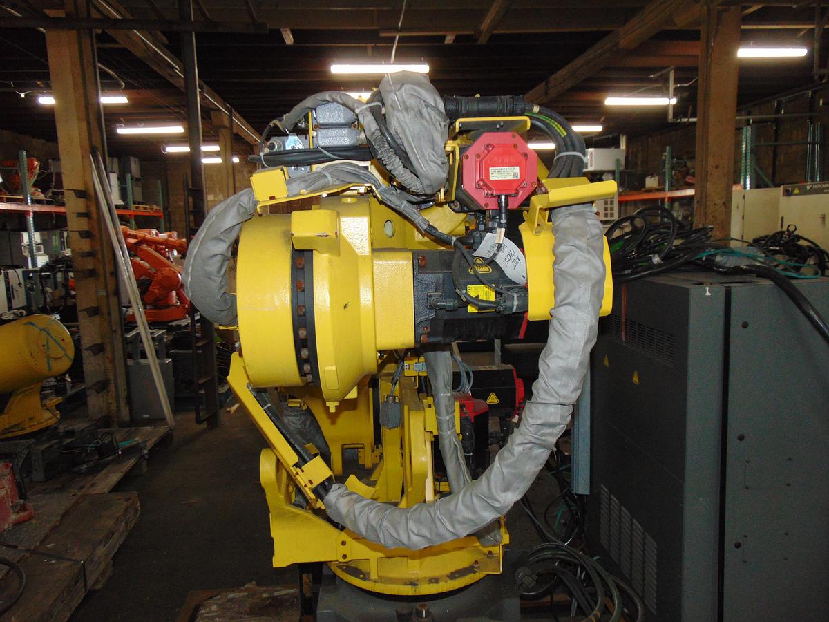 Used 2012 Fanuc R-2000iB/220US