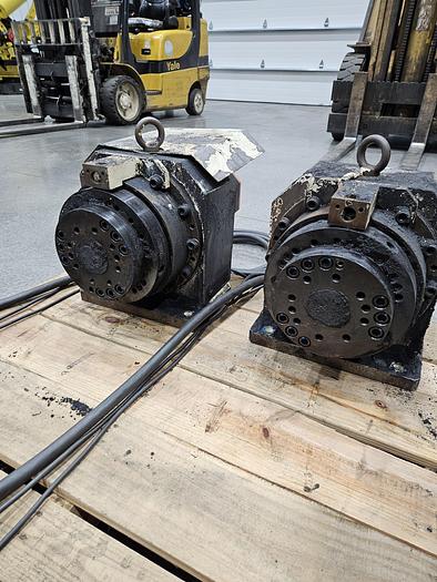 Used Fanuc Arcmate 100ic Industrial Welding Robot With Lincoln PWR350 and Dual Head