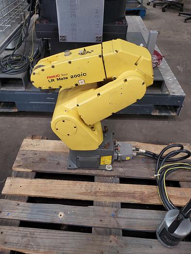 Used Fanuc LR Mate 200ic Industrial Robot With R-30ia Controller