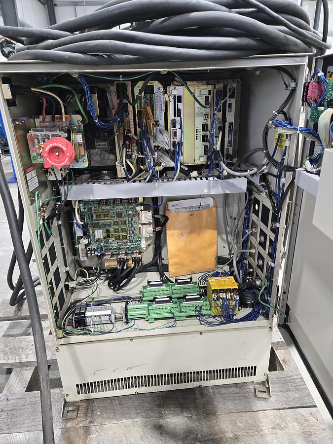 Used Yaskawa Motoman EA1400 Industrial Welding Robot With XRC 2001 Controller