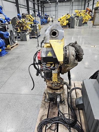 Used FANUC Arcmate 120ic Industrial Robot With R-30ia Controller