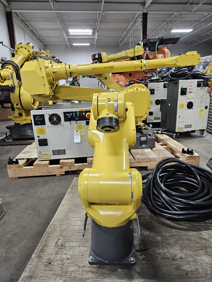 Used Fanuc LR Mate 200iD/7L Industrial Robot With R-30ib Controller