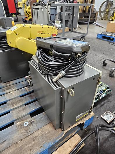 Used Fanuc LR Mate 200ic Industrial Robot With R-30ia Controller