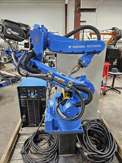 Used Yaskawa Motoman MA1400 With DX100 Controller and Miller Auto Axcess 450