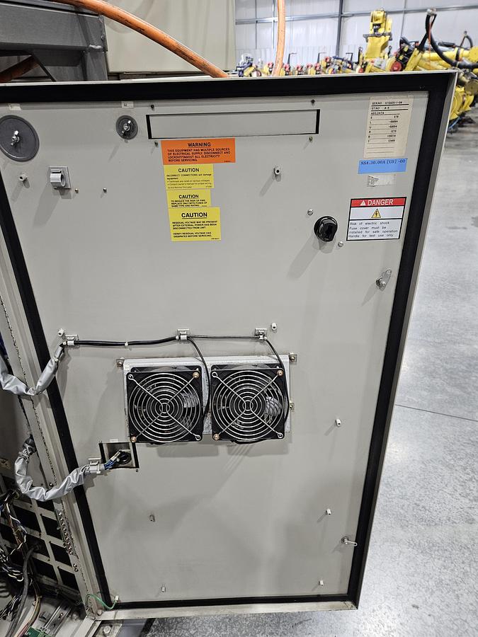 Used Dual Arm Yaskawa EA1900N and UP50N Welding Robots With Auto Axcess 450