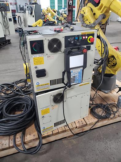 Used Fanuc Arcmate 120ic/10L and 100ic Dual Arm Industrial Robot With Tilt Rotate Positioner