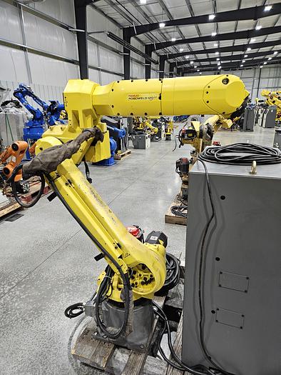 Used FANUC Arcmate 120ic Industrial Robot With R-30ia Controller