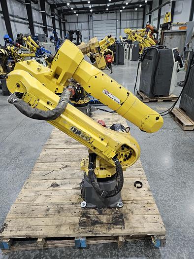 Used FANUC Arcmate 120ic Industrial Robot With R-30ia Controller