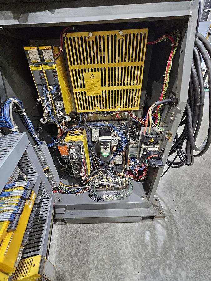 Used Complete FANUC Robotic Welding Cell W/ FANUC Arcmate 100ic/6l R-30ia Controller and Dual Tilt Rotate Positioners