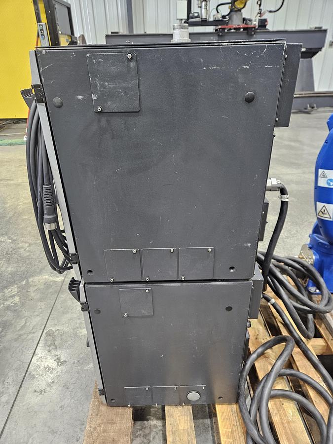 Used Dual Arm Yaskawa GP8 Industrial Robots W/ YRC1000 Controller
