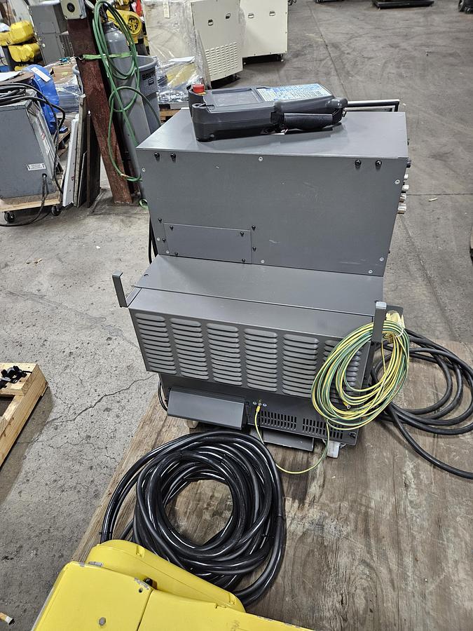 Used Fanuc LR Mate 200iD/7L Industrial Robot With R-30ib Controller