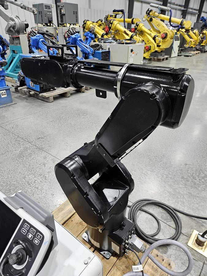 Used ABB IRB 1300-7/1.4 Industrial Robot With OmniCore C90XT Controller