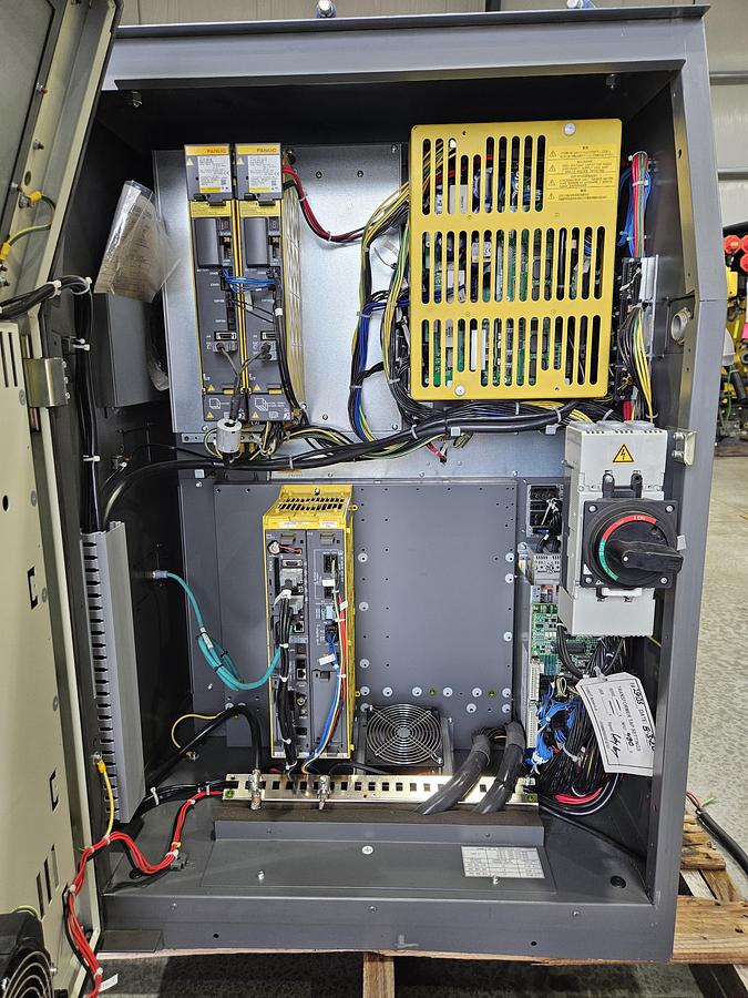 Used Fanuc M-900ib/700 Industrial Robot With R-30ib Plus Controller