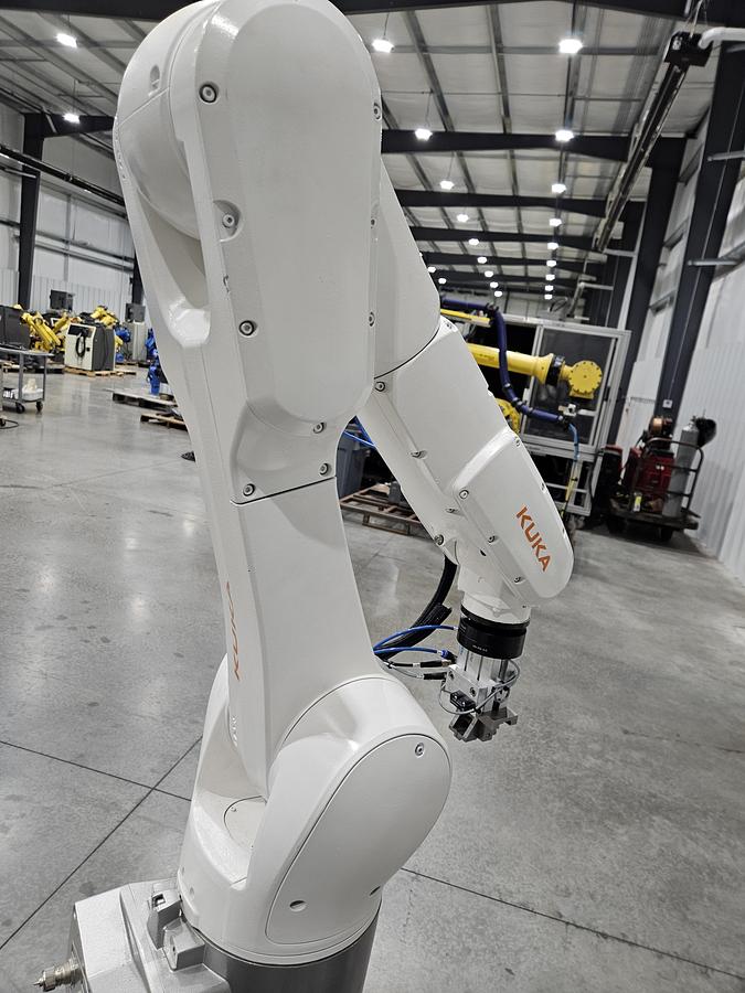 Used KUKA KR10 R1100-2HO Food Grade Industrial Robot With KRC5 Micro Controller
