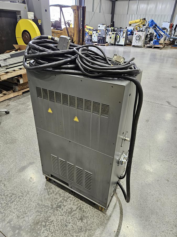 Used Fanuc R-2000ib/125L Industrial Robot With R-30ia Controller